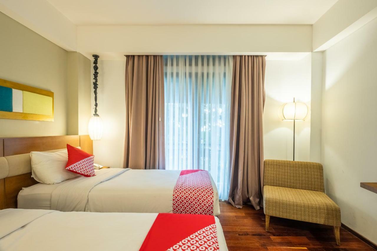 Capital O 852 The Silk At Dago Hotel Бандунг Екстериор снимка